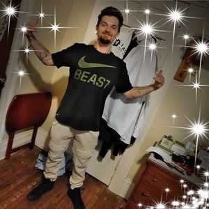 Meet your Posher, Adam